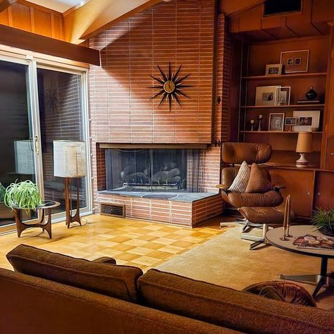 Off Center Fireplace Ideas, Off Center Fireplace, Center Fireplace, House Finishes, Long Narrow Living Room, Madrid Apartment, Narrow Living Room, Living Room Images, 70s Home