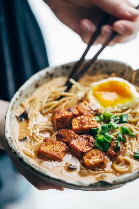 Homemade Spicy Ramen recipe - with a spicy miso paste for the broth, and the BEST textured ramen noodles! Vegetarian / vegan.| pinchofyum.com Homemade Spicy Ramen, Homemade Ramen Noodles Soup, Spicy Ramen Recipe, Cooking Kale, Homemade Ramen Noodles, Recipe Tofu, Bowl Of Ramen, Ramen Recipe, Homemade Ramen