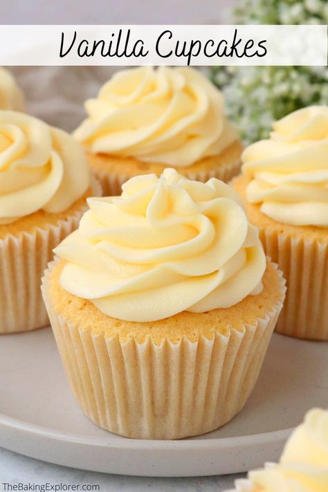 Jumbo Vanilla Cupcakes, Recipe For Cupcakes, Fluffy Vanilla Cupcakes, Toffee Cupcakes, Cheese Scone Recipes, Easy Vanilla Cupcakes, Scone Recipes, Easy Cupcake Recipes, Vanilla Cupcake Recipe