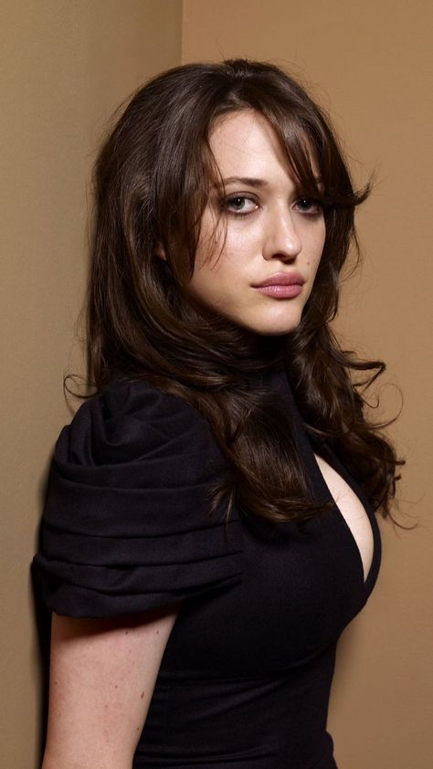 Kat Dennigs, Kat Denning, 2 Broke Girls, Kat Dennings, Hollywood Celebrities, Woman Crush, Celebrity Photos, A Woman, Hollywood