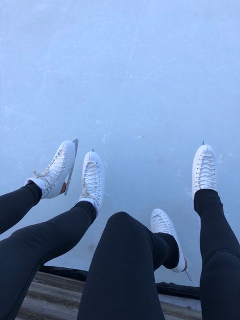 Ice Skating Pictures, Skating Pictures, Figure Ice Skates, Dancer Lifestyle, Skate 3, Skating Aesthetic, Inline Skate, Ice Skates, Ice Princess