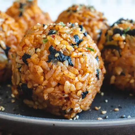 Kimchi Rice Balls (Kimchi Jumeokbap) Kimchi Rice Balls, Korean Rice Balls, Kimchi Rice, Korean Rice, Rice Balls, Kimchi, Vegan Recipes, Rice, Quick Saves