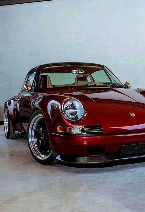 Porsche Garage, Old Vintage Cars, Porsche Classic, Vintage Porsche, Cars Vintage, Classic Porsche, Classy Cars, Porsche Cars, Pretty Cars