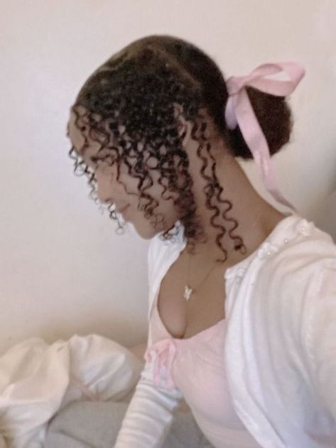 Pelo Afro, Princess Core, Ribbon Hairstyle, Hairdos For Curly Hair, Peinados Fáciles Para Cabello Corto, Black Femininity, Feminine Aesthetic, Girly Girl, Pretty Hairstyles