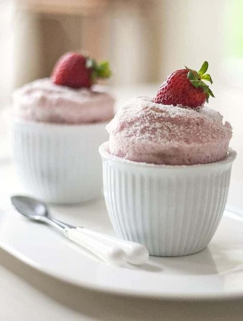 French Strawberry Mousse – Bijouxs | Little Jewels from the Kitchen Strawberry Mousse Recipe, Dessert Mousse, Strawberry Mousse, Mousse Dessert, French Desserts, Mousse Recipes, French Cooking, Köstliche Desserts, French Food