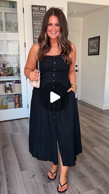 Courtney Hamilton | Midsize Style | Easy Makeup Over 30 on Instagram: "Easy outfit idea 💡  I love a classic linen dress in summer ☀️   Say ‘linen’ for a link to everything ✨ •you can also find all of my outfits & style tips through my link in bio <the LTK button>  @itscourtneyhamilton for midsize outfit ideas 🫶🏻  #midsizestyle #midsize #midsizeoutfits #midsizeootd #targetfashion #size14 easy summer outfit, date night outfit, mom style inspo" Summer Weekend Outfit, Classic Linen Dress, Midsize Outfits, Midsize Style, Simple Summer Outfits, Target Style, Classic Chic, Weekend Outfit, Linen Dress