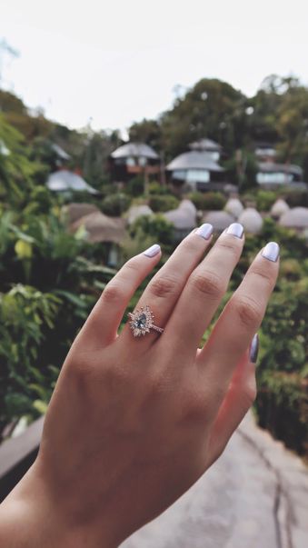 Gorgeous Ring! Engament Ring Ideas, Engament Rings, Blue Diamond Jewelry, Dream Wedding Ring, Cute Engagement Rings, Future Engagement Rings, Engagement Inspo, Unique Diamond Rings, Gold Rings Jewelry