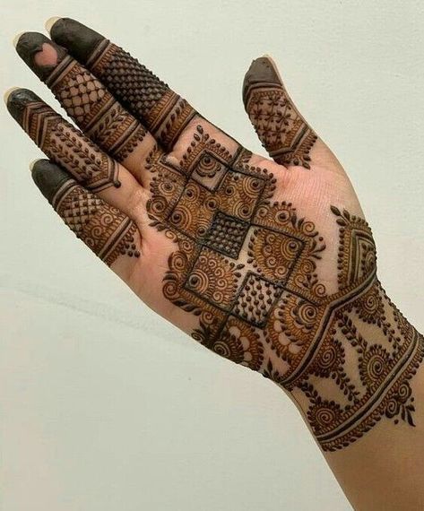 Mehndi Designs Front Hand Simple, Front Hand Simple Mehndi Designs, Mehndi Jewellery, Jewellery Mehndi Design, Mendi Design, Traditional Mehndi Designs, Beautiful Simple Mehndi Design, Simple Arabic Mehndi, Mehndi Mehndi