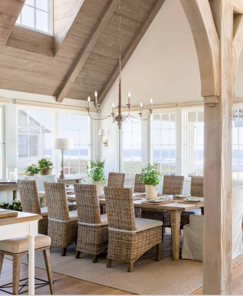 Giannetti Home: French Normandy style beach house Modern Coastal Living Room, Cottage Dining Rooms, Coastal Dining Room, Coastal Dining, Coastal Living Rooms, Beach House Interior, Beach House Design, Coastal Living Room, The Dining Room