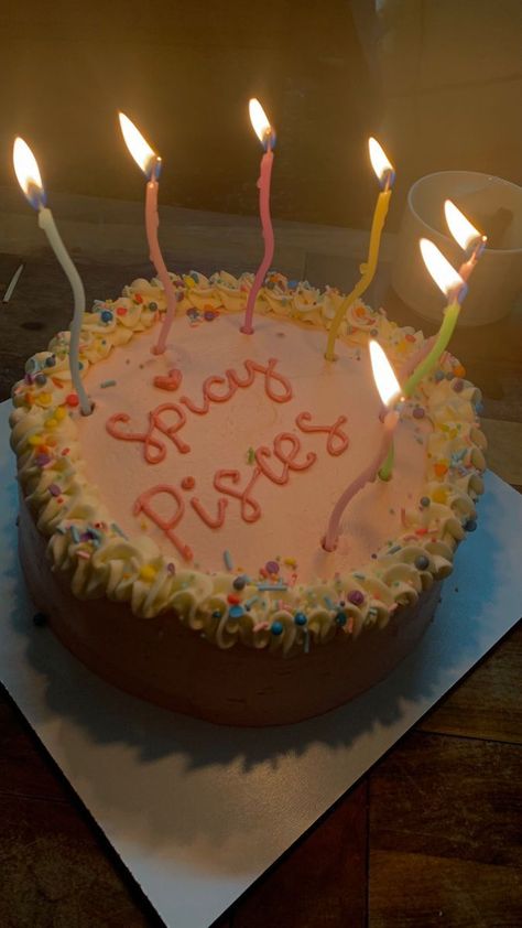 Spicy Pisces Cake, Pisces Birthday Outfit, Pisces Cake Ideas, Pisces Baby Cake, Pisces Birthday Party, Pieces Birthday Cake, Pisces Birthday Cake, Pisces Cake, Pisces Party