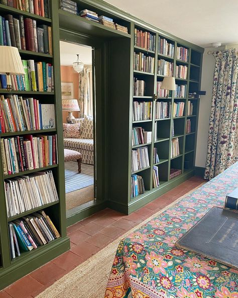 Amy Balfour, Floor To Ceiling Bookshelves, Bookshelf Ideas, Home Library Design, Home Libraries, Floor To Ceiling, Hus Inspiration, Built In Bookcase, Room Redo