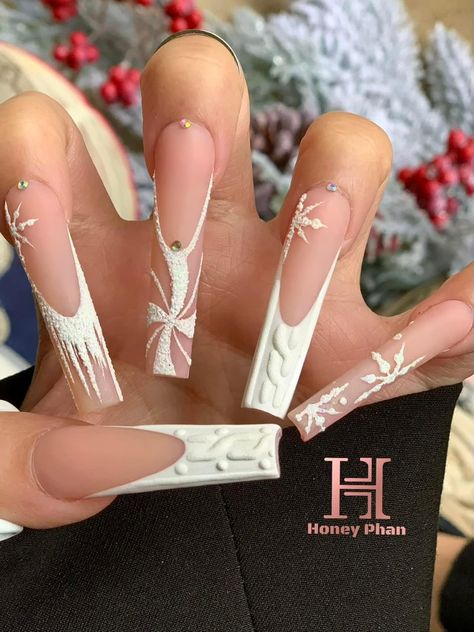 White Sweater Nails, Glitter Nails Winter, White Nails French Tip, French Tip Nails Long, White Nails French, Christmas Nails Glitter, Nails French Tip, Rusty Nail, Christmas Mail