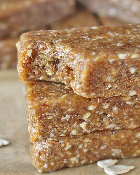 Paleo Sunbutter Protein Bars Copycat Peanut Butter RXBar Rx Bars, Apricot Bars, Energy Bars Homemade, No Bake Oatmeal Bars, Medium Recipe, Healthy Slice, Lavender Cream, Healthy Protein Snacks, Raw Recipes