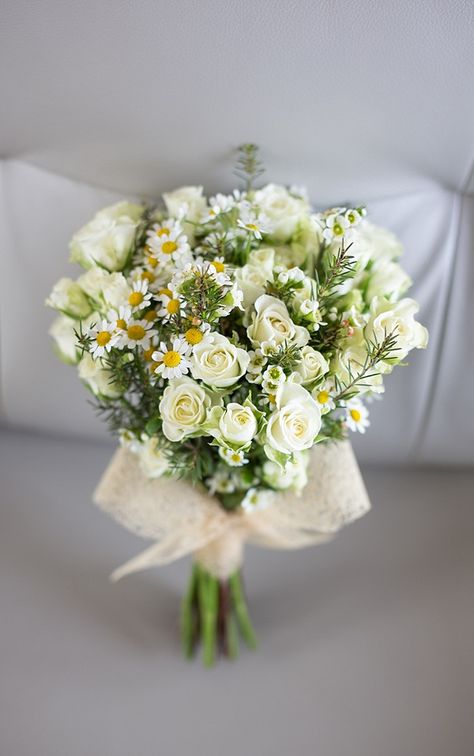 White Roses And Daisy Bouquet, Informal Beach Wedding, White And Yellow Bouquet, Daisy Bridal Bouquet, Daisy Bouquet Wedding, Yellow Bridal Bouquets, Blush Bouquet Wedding, White Spray Roses, White Rose Bouquet