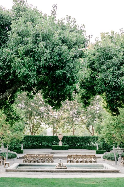 Beaulieu Garden Wedding, Garden California, Beaulieu Garden, Stone Pool, Garden Reception, Napa Valley Wedding, Classic Color Palette, Napa Wedding, Classic Garden