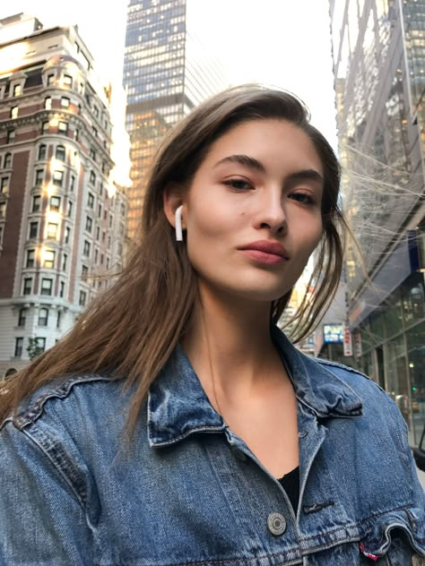 Elizabeth Grace, Grace Elizabeth, High Cheekbones, Wearable Tech, How To Pose, Gigi Hadid, Beauty Inspiration, Hair And Beauty, Beauty Makeup