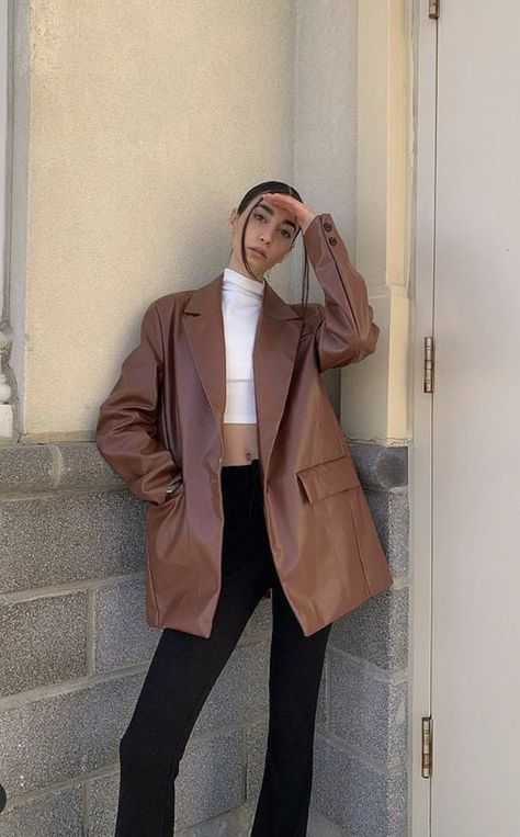 Brown Jacket Outfit, Outfits 30s, Summer/fall Outfits, Formal Chic, Rad Clothes, Fashionable Work Outfit, European Outfit, Outfit Top, Europe Outfits