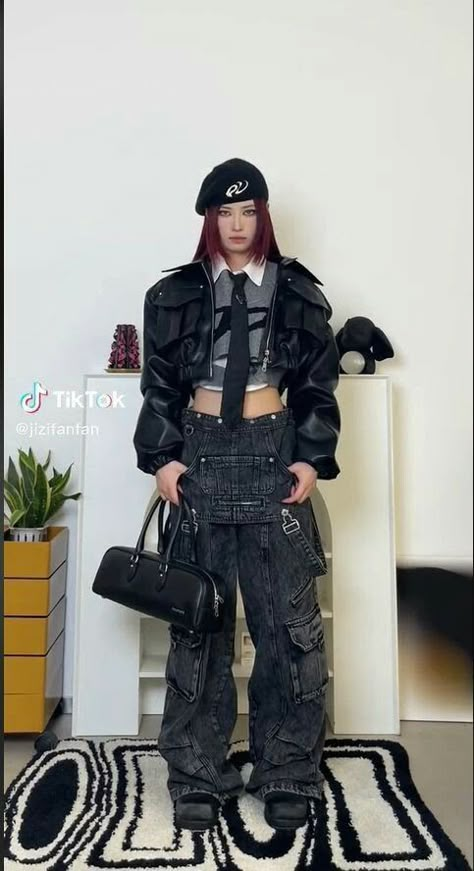 Chinese Street Style, Chinese Fashion Street, Aesthetic Grunge Outfit, Fashion Top Outfits, Cyberpunk Fashion, Swaggy Outfits, Dark Fashion, Performance Outfit, Stage Outfits