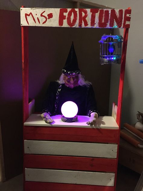 Diy Circus Halloween Decorations, Diy Haunted Carnival, Halloween Campsite, Carnival Fortune Teller, Evil Carnival Games, Haunted Carnival Party, Diy Creepy Carnival Decorations, Haunted Carnival Decorations Diy, Fortune Teller Table Halloween