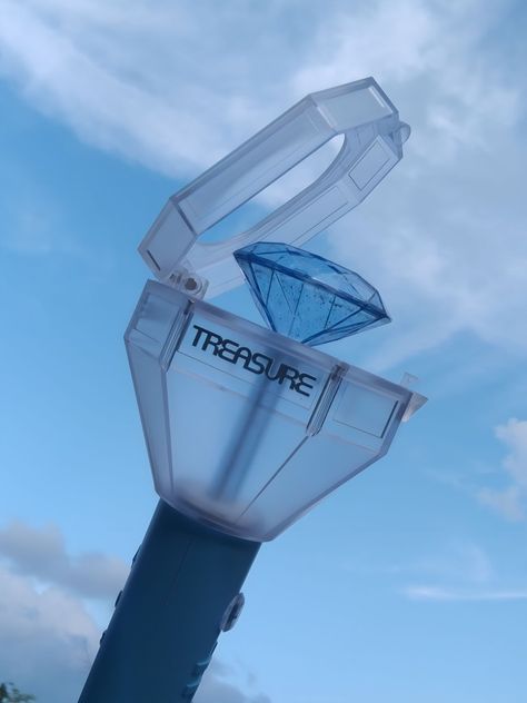 Treasure Lightstick Aesthetic, Teulight Treasure, Treasure Lightstick, Lightstick Kpop, Treasure Wallpaper, Kpop Collection, Light Stick, Manga Anime One Piece, Kpop Wallpaper