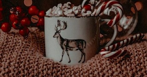 Dark Cozy Christmas Aesthetic, Brown Christmas Aesthetic Wallpaper, Dark Academia Aesthetic Winter, Brown Christmas Wallpaper, Christmas Collages, Academia Christmas, Dark Academia Christmas, Moody Christmas, Year Aesthetic