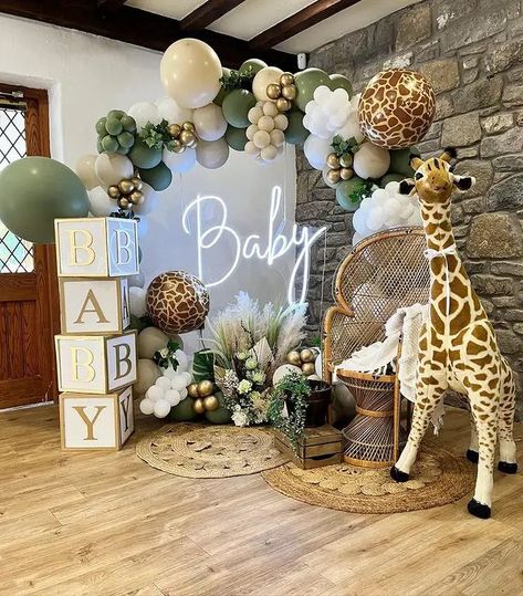 Giraffe baby shower ideas - A Pretty Celebration Decoracion Baby Shower Safari, Safari Shower Ideas, Giraffe Baby Shower Theme, Anniversary Party Decor, Safari Baby Shower Decorations, Wild Baby Shower, Safari Baby Shower Boy, Baby Shower Safari Theme, Balloons For Birthday