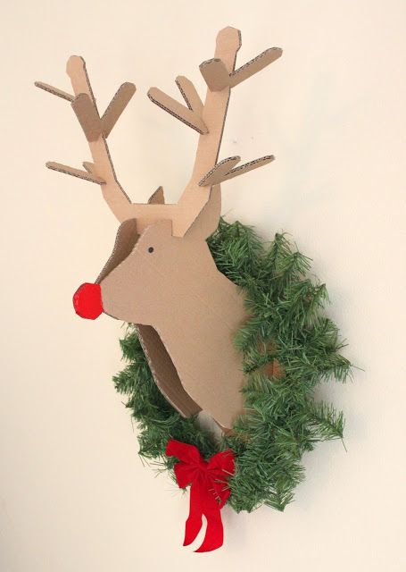 creatively christy: DIY Cardboard Reindeer Cardboard Reindeer, Diy Christmas Yard Decorations, Reindeer Diy, Cardboard Christmas Tree, Cardboard Christmas, Kerajinan Diy, Reindeer Head, Paper Christmas Decorations, Reindeer Decorations