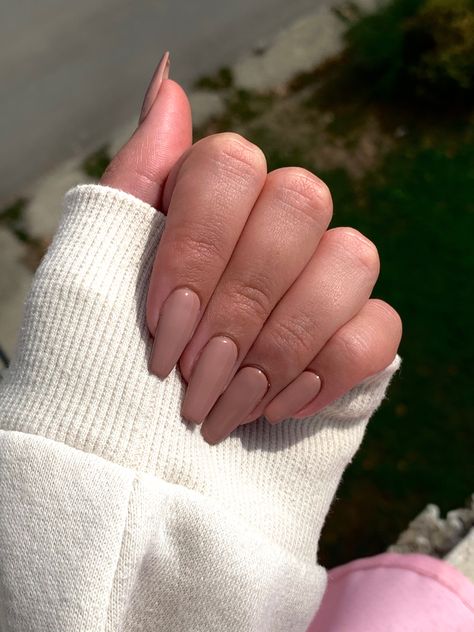 Nails Shiny Nails Designs, Classy Nail Designs, Beige Nails, Work Nails, French Tip Acrylic Nails, Casual Nails, Christmas Nails Acrylic, Classy Nails, Nail Paint