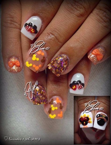 Mickey and Minnie Mouse Thanksgiving Nails Mickey Fall Nails, Fall Mickey Nails, Disney Thanksgiving Nails, Thanksgiving Disney Nails, Mickey Mouse Halloween Nails, Fall Disney Nails, Disney Halloween Nails Design, Disney Fall Nails, Thanksgiving Nail Art Designs