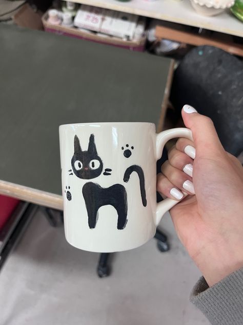 Jiji Mug, Cute Ceramic Painting, Totoro Pottery Painting, Things To Paint On Pottery, Mugs Designs Ideas, Mug Pottery Painting, Kikis Delivery Service, Ghibli Ceramics, Studio Ghibli Ceramics