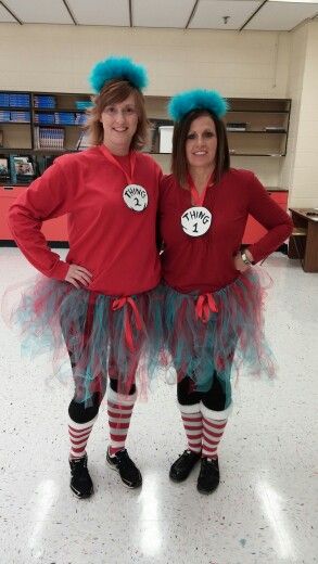 Thing 1 thing 2 Dr Seuss Classroom, Seuss Classroom, Cute Group Halloween Costumes, Team Costumes, The Cat In The Hat, Group Halloween Costumes, Cat In The Hat, Dr Seuss, Thing 1 Thing 2