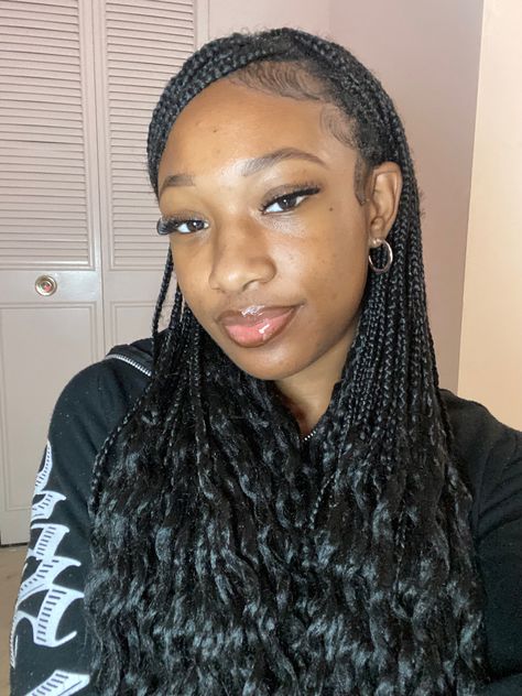 Swoop With Braids Hairstyles, Side Swoop Braids Black Women, Box Braid Swoop Ponytail, Box Braids Hairstyles For Big Foreheads, Side Swoop Knotless Braids, Medium Sized Box Braids With Curly Ends, Box Braids Side Swoop, Side Swoop Box Braids, Box Braids With Straight Ends