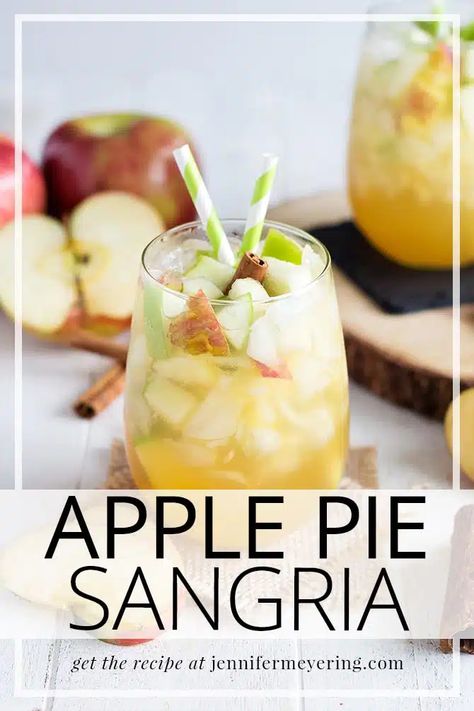 Apple Pie Sangria - Jennifer Meyering Thanksgiving Pumpkin Recipes, Apple Pie Sangria, Wine Recipes Drink, Caramel Vodka, Craft Cocktail Recipe, Coctails Recipes, Best Cocktail Recipes, Craft Cocktail, Cocktail Recipes Easy