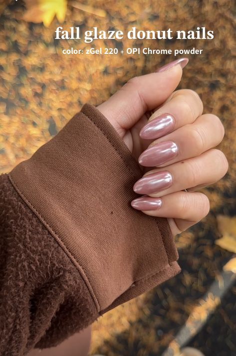 Pink Fall Nail Colors, Mauve Glazed Donut Nails, Chrome Mauve Nails, Mauve Nails With Chrome, Chrome Fall Nails 2023, Pink Mauve Nails, Mauve Chrome Nails, Fall Chrome Nail Colors, Chrome Glitter Nails