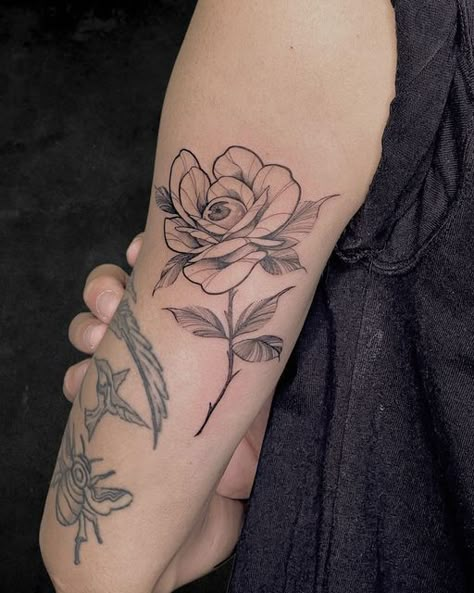 Cluster Of Roses Tattoo, Eyeball Rose Tattoo, Flower Eye Tattoo Design, Flower With Eyeball Tattoo, Flower And Eye Tattoo, Eye In Flower Tattoo, Flowers With Eyes Tattoo, Rose With Eye Tattoo, Eyeball Flower Tattoo