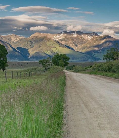 Ennis // Montana Ennis Montana, Montana Aesthetic, Virtual Scrapbook, Montana Living, Montana Ranch, Dirt Roads, Big Sky Country, Mountain High, Mountain Life