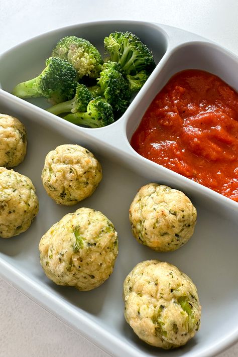 Ground Chicken Broccoli, Broccoli Meatballs, Broccoli Puree, Weaning Toddler, Broccoli Bites, Easy Baby Food Recipes, Toddler Recipes, Ground Chicken Recipes, Baby Led Weaning Recipes