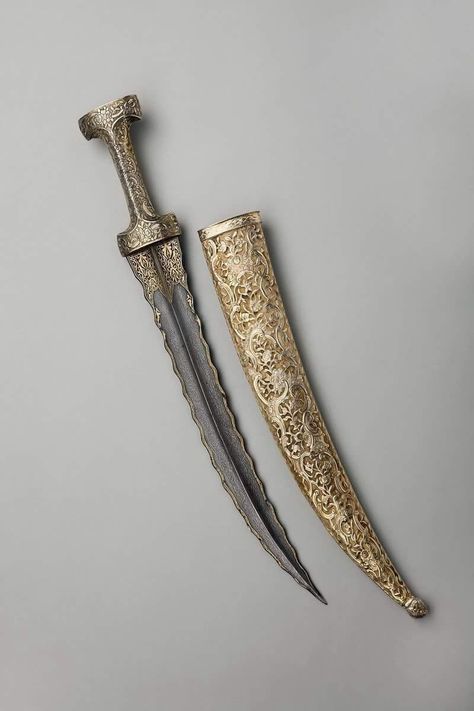 Royal Assassin, Fantasy Dagger, Knife Aesthetic, Pretty Knives, Dagger Knife, Cool Swords, Cool Knives, Knife Making, Drake