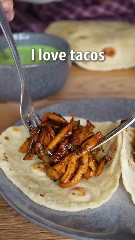 Recipes Bowls, Mushroom Tacos, Vegan Tacos, Mexican Foods, Vegan Yogurt, Chili Paste, Tasty Vegetarian Recipes, Vegan Cookbook, Vegan Meals