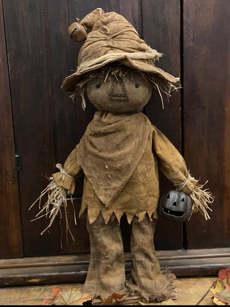 Primitive Halloween Patterns, Primitive Dolls Handmade, Couture Halloween, Fall Primitives, Primitive Fall Crafts, Primitive Pumpkins, Primitive Scarecrows, Clay Creatures, Primitive Halloween Decor