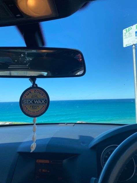 Beach Car Aesthetic Interior, Car Beach Aesthetic, Beach Car Decor, Beachy Car Decor, Beach Car Aesthetic, Beachy Car Interior, Beachy Car, Surf Aesthetic, Car Deco