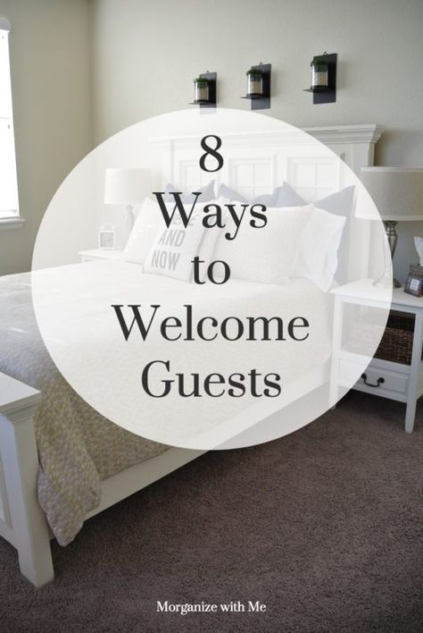 Guest Room Baskets, Guest Welcome Baskets, Guest Bedroom Inspiration, Guests Room, Cozy Guest Rooms, Small Space Hacks, Snack Station, Welcome Baskets, Guest Bedroom Decor