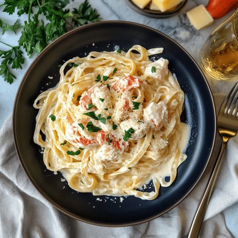 Crab Fettuccine Alfredo – Delectable Recipe Crab Fettuccine Alfredo, Crab Fettuccine, Crab Pasta Recipes, Crab Alfredo, Creamy Alfredo Sauce, Crab Pasta, Sandwich Sauces, Creamy Crab, Creamy Parmesan Sauce