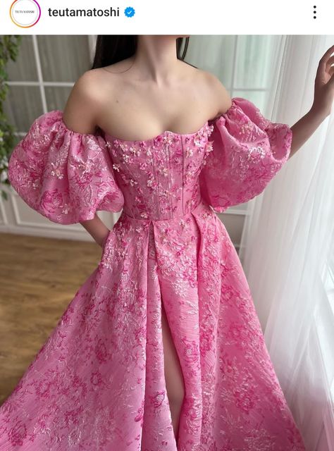 Teuta Matoshi, Winter Ball, Necklines For Dresses, Elegant Dress, Girl Power, Homecoming Dresses, Graduation Dress, Beautiful Dresses, Diva