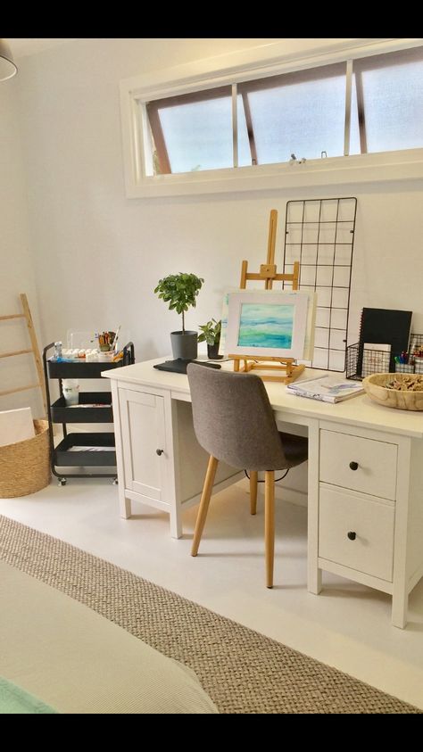 Hemnes Desk Office, Hemnes Desk Ideas, Hemnes Office, Hemnes Divan, Ikea Hemnes Desk, Hemnes Desk, Bedroom Office Space, Vibe Bedroom, Guest Bedroom/office