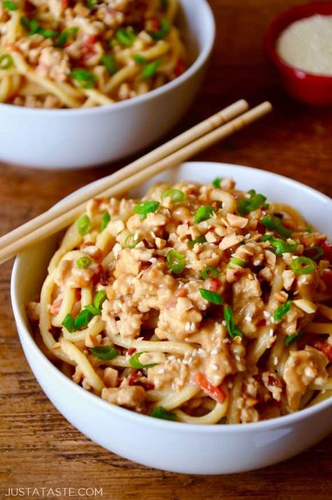 Peanut Noodles With Chicken, Asian Treats, Peanut Sauce Noodles, Recipes Spaghetti, Spicy Peanut Noodles, Homemade Peanut Sauce, Yummy Noodles, Noodles With Chicken, Dan Dan Noodles