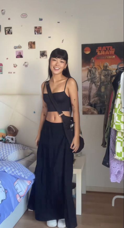 Summer Black Outfits Aesthetic, Black Summer Outfits Grunge, Alt Beach Outfits, Emo Beach Outfit, Summer Alternative Outfits, Alternative Summer Outfits, Goth Summer Outfits, Beach Goth, Black Summer Outfits