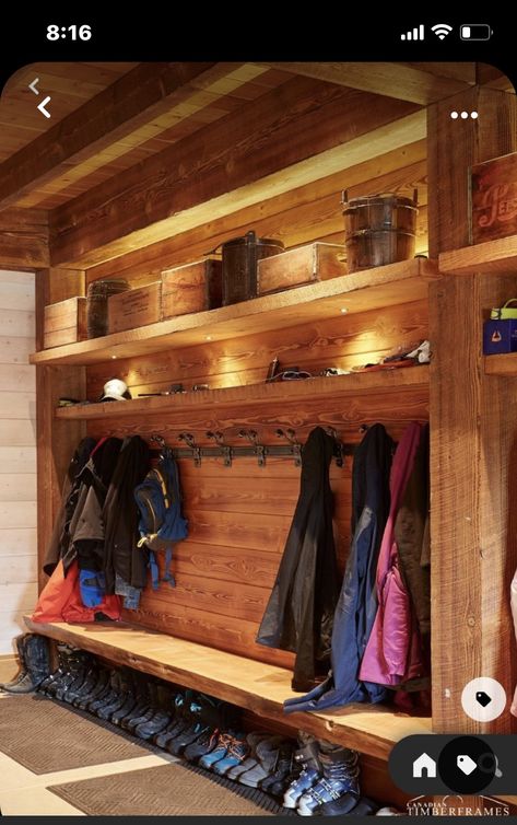 Log Cabin Mud Room, Cabin Mudroom Ideas Entry Ways, Rustic Mudroom Ideas Farmhouse Style, Rustic Farmhouse Mudroom, Mountain House Mudroom, Lodge Mudroom, Cedar Mudroom, Rustic Mudroom Ideas, Ski Mudroom Ideas