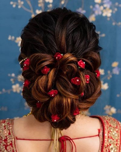 Top 60 Bun Hairstyles for Lehenga and Wedding (2022) - Tips and Beauty Vidhi Hairstyle, Bun Bridal Hairstyles, Engagement Hairdo, Wedding Buns, Bun Hairstyles For Wedding, Loose Bun Hairstyles, Reception Hairstyles, Lehenga Hairstyles, Messy Curly Hair