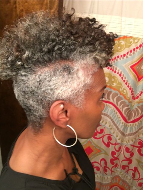 Platinum Silver Hair Black Woman, Gray Hair Short Styles, Gray Hair Short, Hair Short Styles, Middle Space, Lorenzo Quinn, Grey Hair Journey, Under Cut, Grey Hair Looks